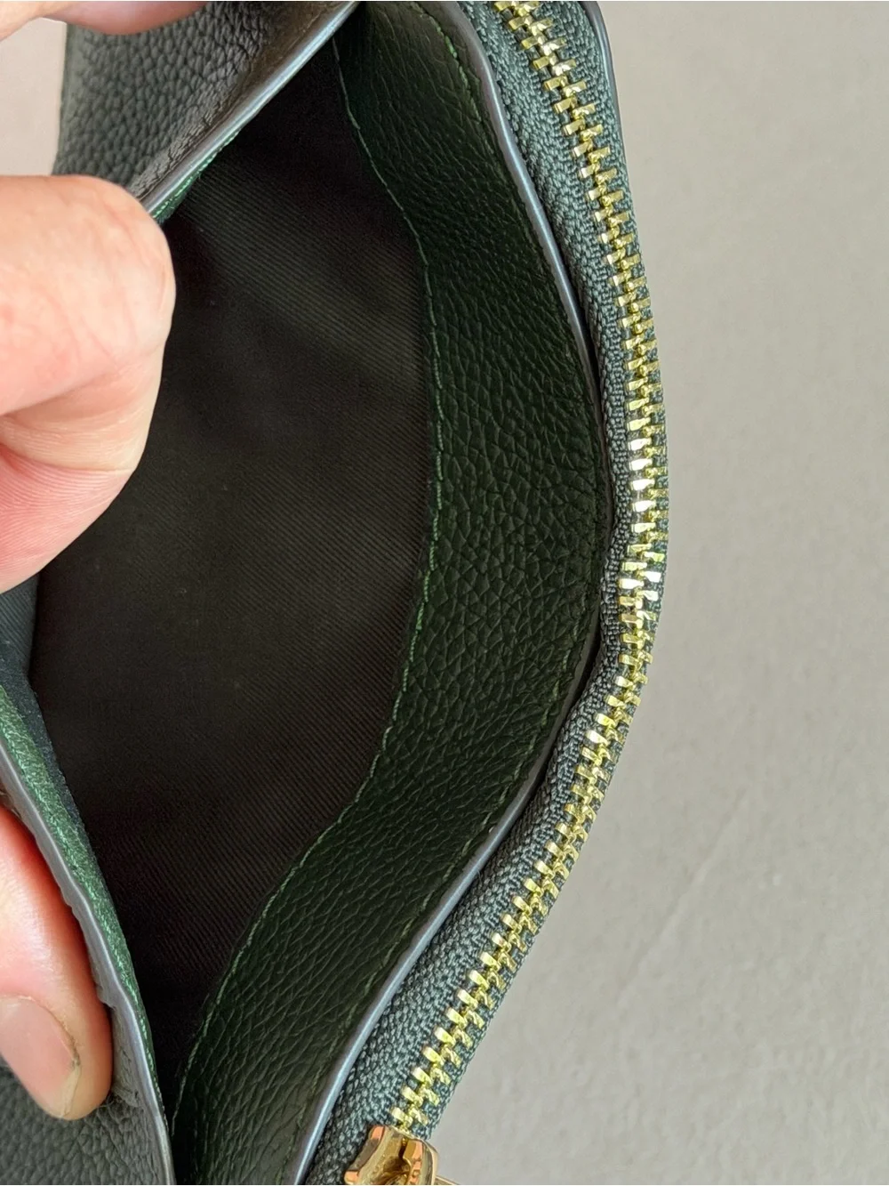 Tory Burch compact pebbled